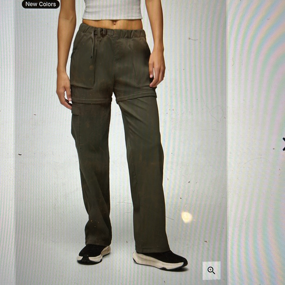 Prana women’s dark grey convertible hiking pants / shorts in size XS